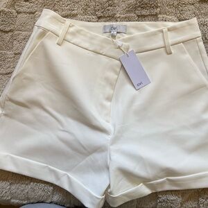 Ovi NWT Women's Cream Shorts